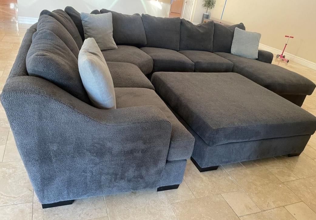 Sectional Couch 