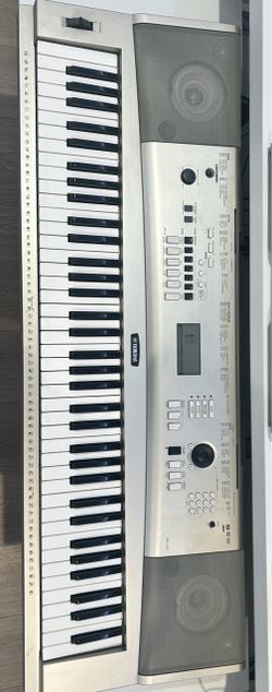 Yamaha keyboard/piano