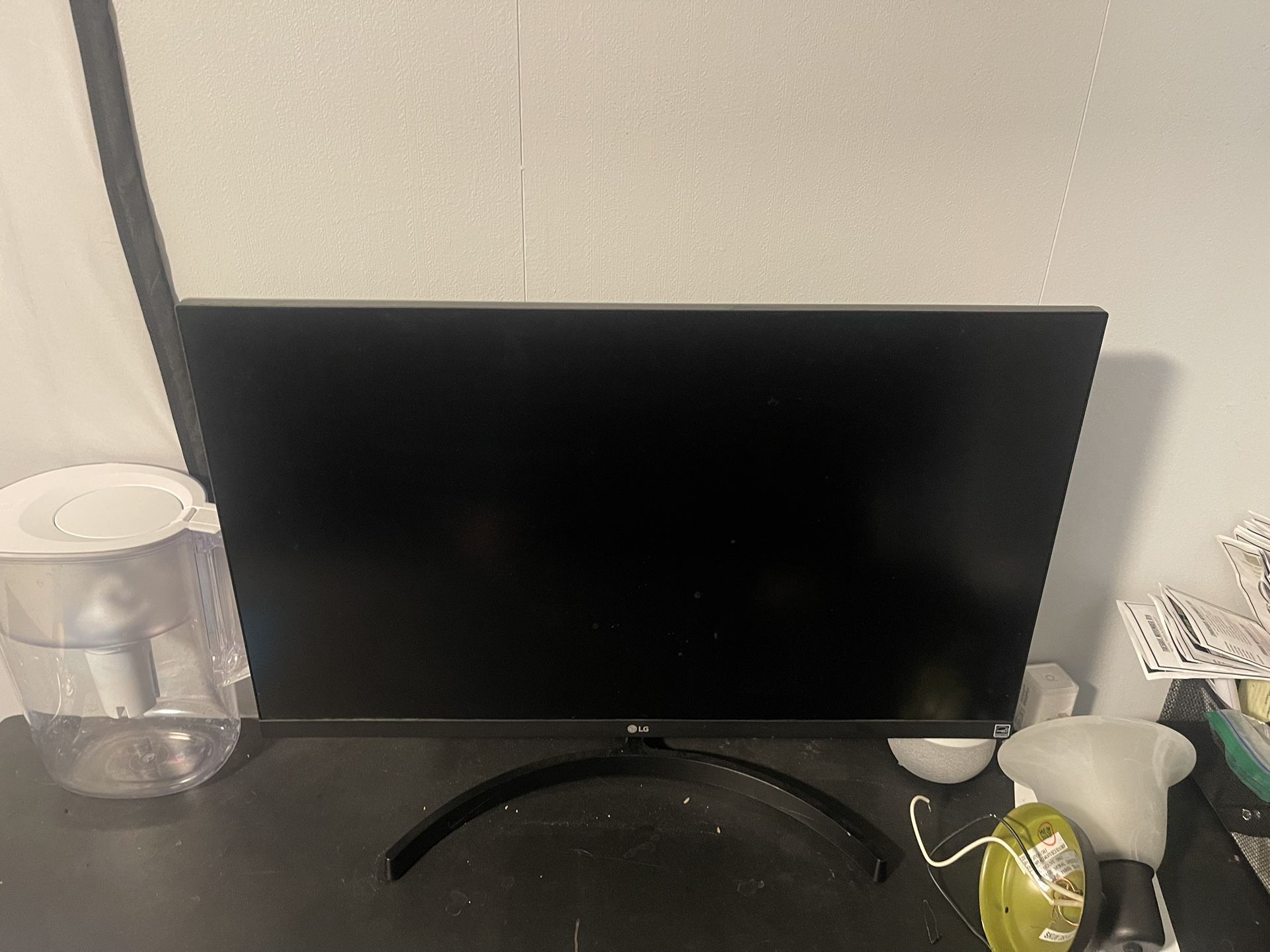 LG monitor 27 In