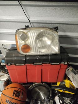 headlight assembly Nissan frontier