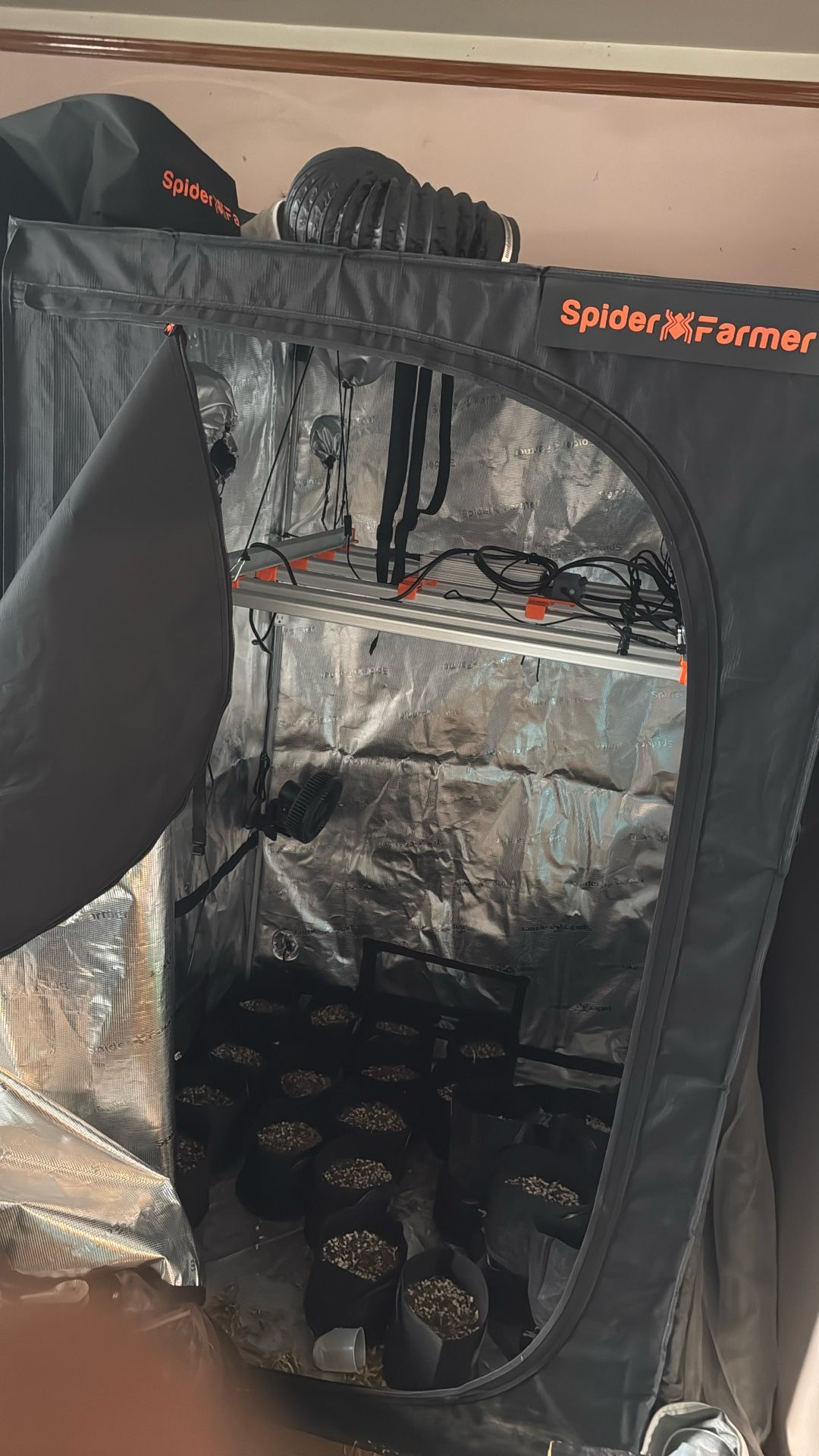 Spider Farmer Grow Tent complete Set Up