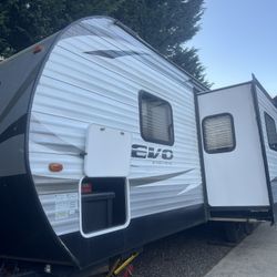 Triple Bunkbed, Travel, Trailer 2019