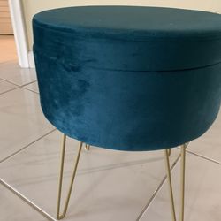 Ottoman/ Table / foot rest velvet teal color new condition
