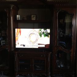 Tv Entretiement W/lights + Tv Included 