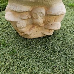 Decorative ceramic pot 