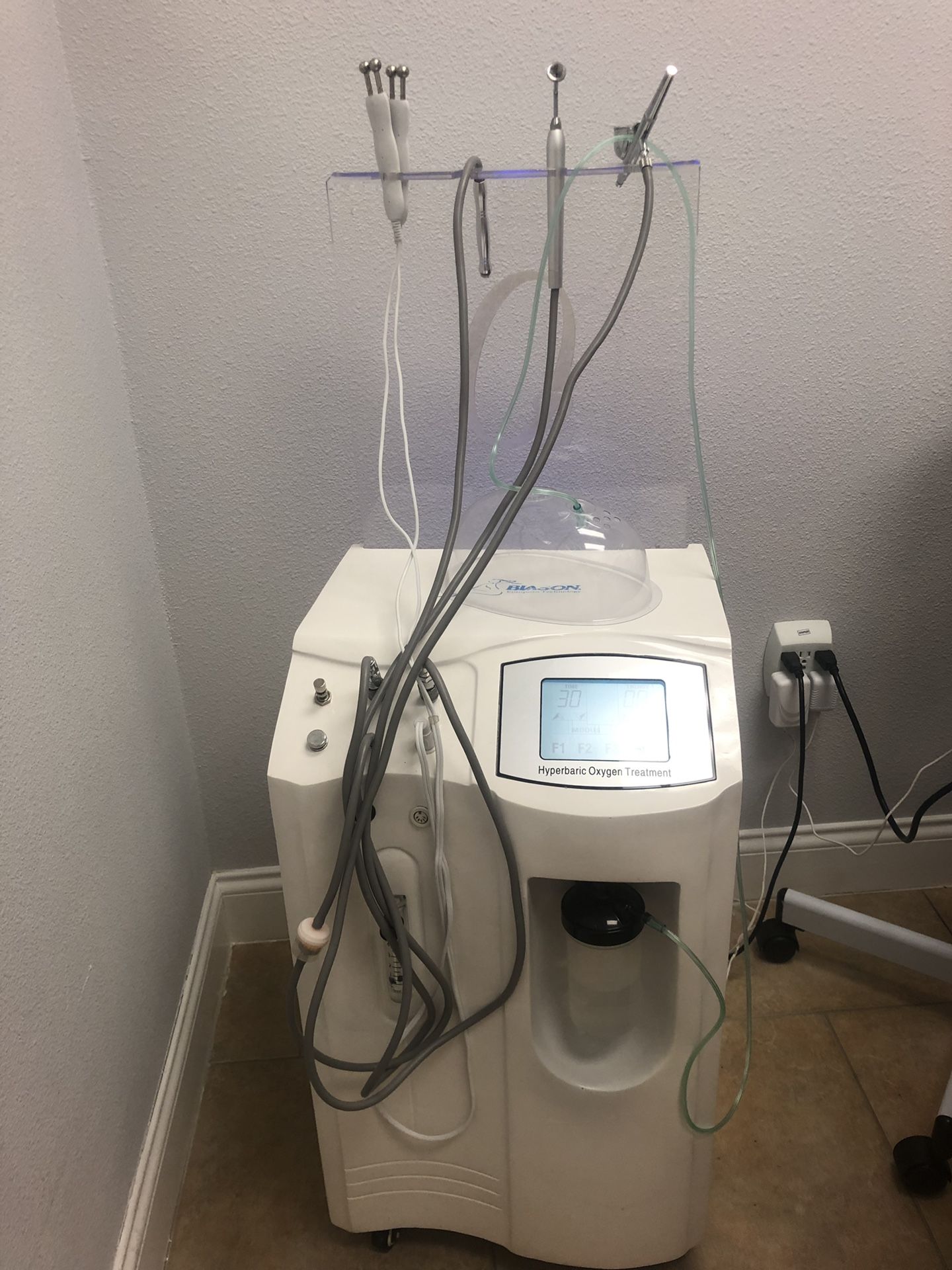 Hyperbaric Oxygen Machine