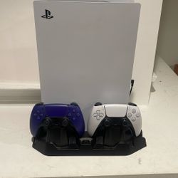  Sony PS5 - Digital Edition + 2 Controllers
