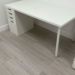 Desk With Left Side Drawers (x3)