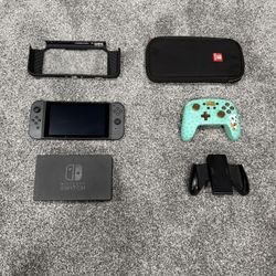 Nintendo switch With Accessories 