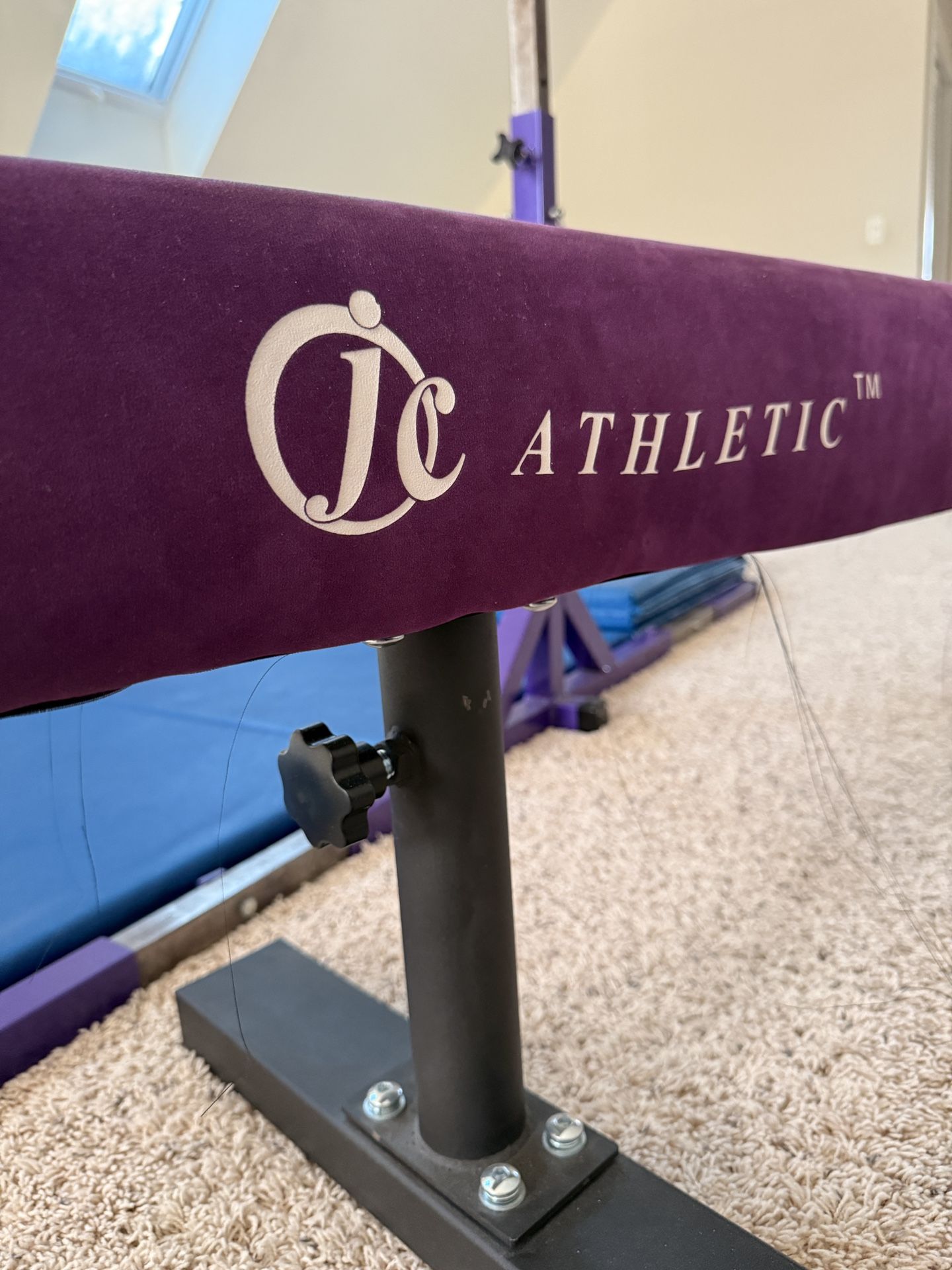 Adjustable balance beam