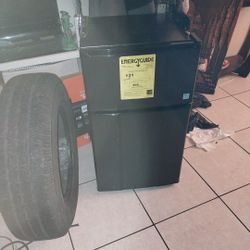 Mini Fridge And Freezer