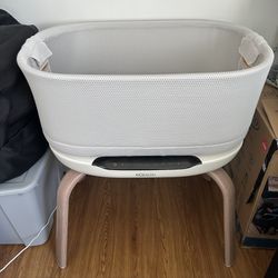Graco SmartSense Soothing Bassinet