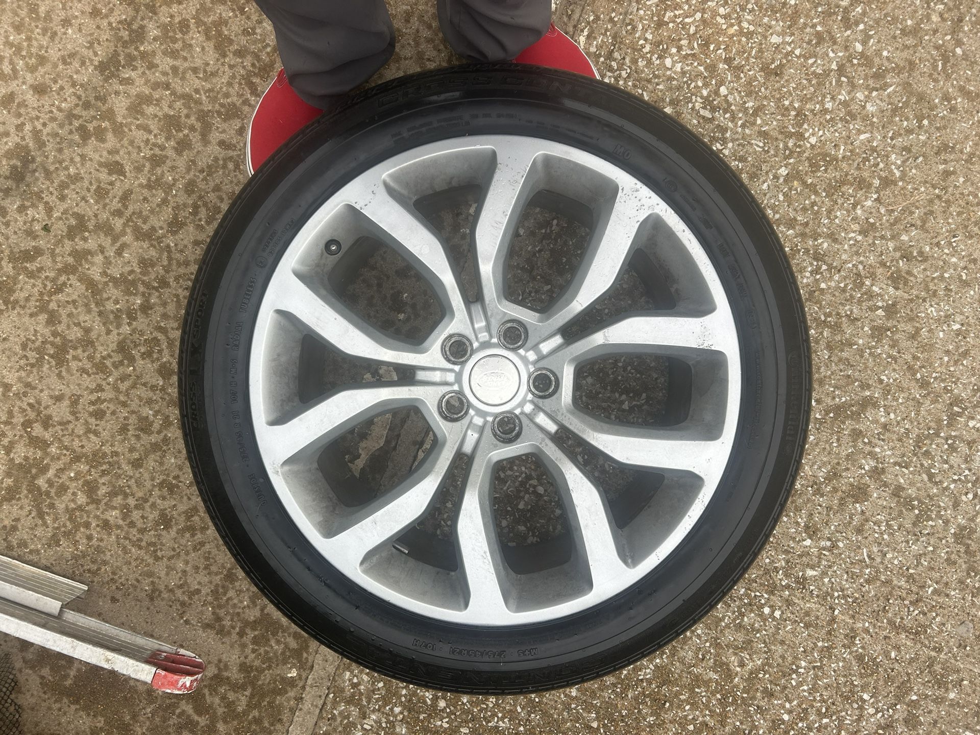 Range Rover Wheel And Tire