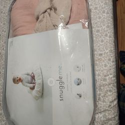 Snuggle Me Infant Lounger