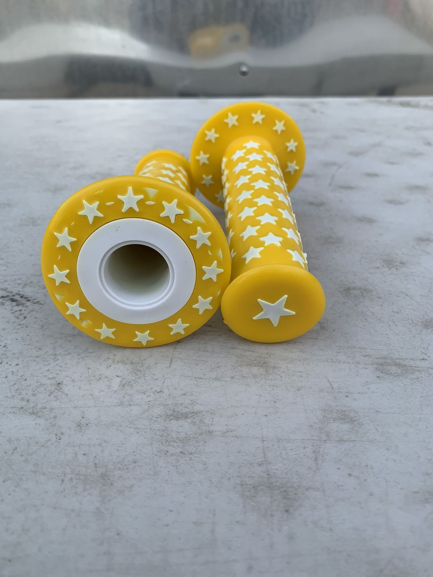 Yellow Star Pattern Flanged Bike Grips