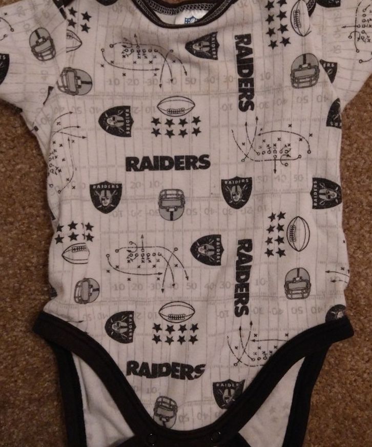 Baby Clothing Pre-Owned and In Great Condition. 3-6mo