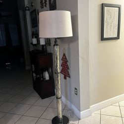 Floor Lamp Whit 💡 