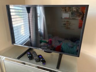 32” Samsung TV with Roku TV