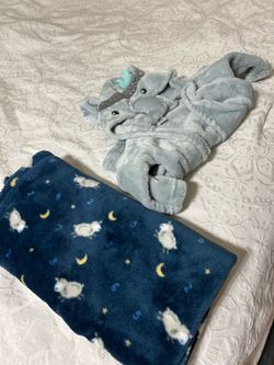 Baby shower gown & blanky with shoes