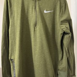 Nike Therma Top Shirt 1/2 Zip Pullover Base Layer  CJ5438-395 Men's L in good condition (cash & pick up only)