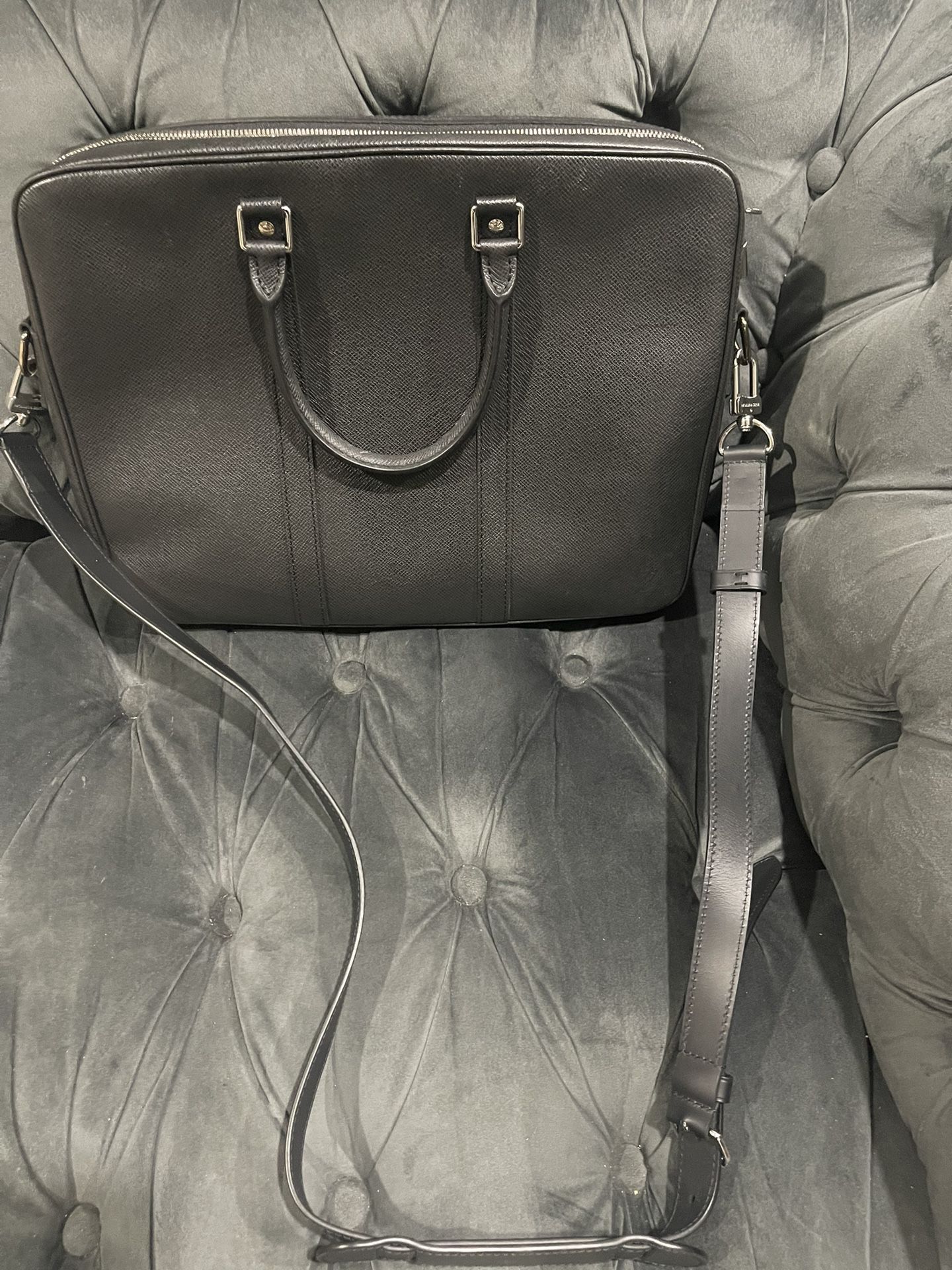 Louis+Vuitton+Porte-Documents+Voyage+Bag+PM+Black+Leather for sale