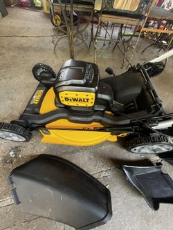 DEWALT 60v Self Propelled Lawnmower W/batt. & Charger