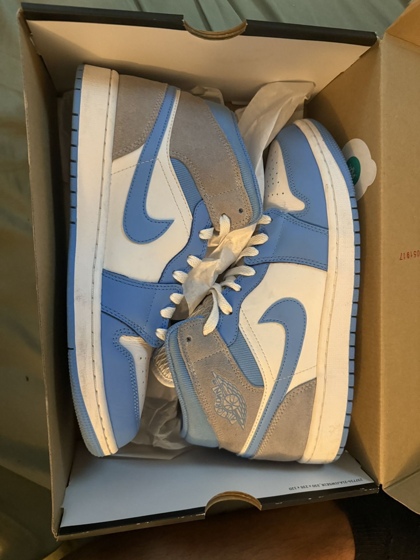 Jordan 1 Mid SE