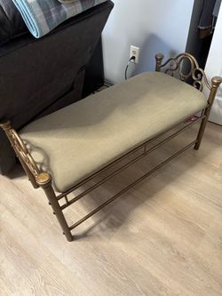 Bench brass frame with gold seat