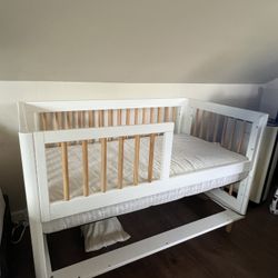 Baby/Toddler Crib 