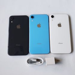 iPhone Xr - UNLOCKED - Like New (Color Choices) 