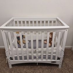 Mini Crib with Changing Table