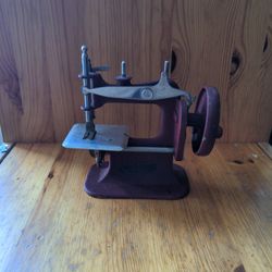 Stitch Mistress  Sewing Machine
