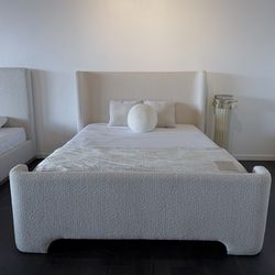 Designer Style Curved Bed — Queen / King NEW