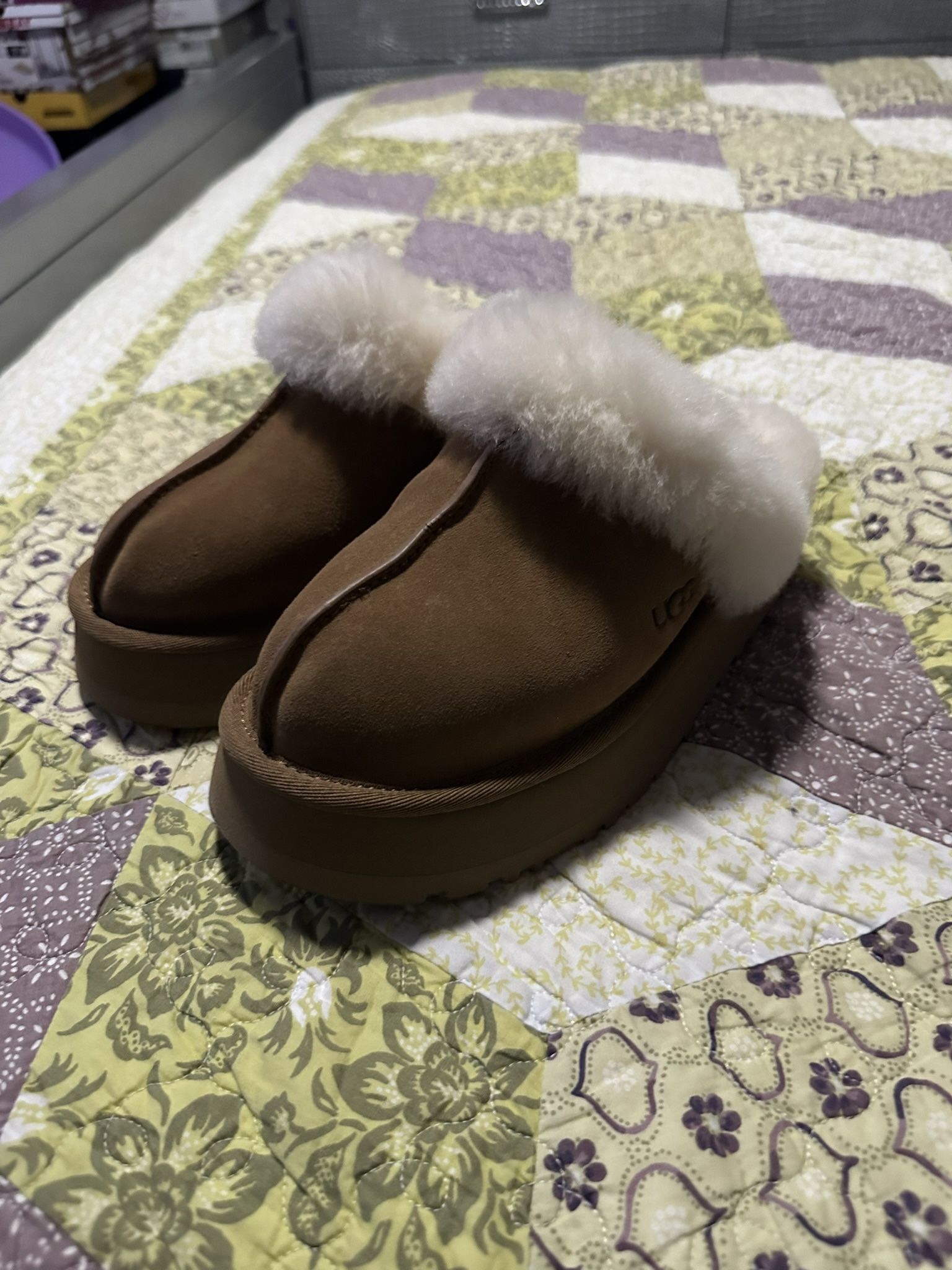 Uggs Slippers Women’s