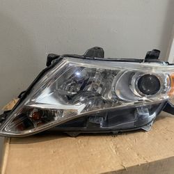 2009-2018 Toyota Venza Left Headlight 