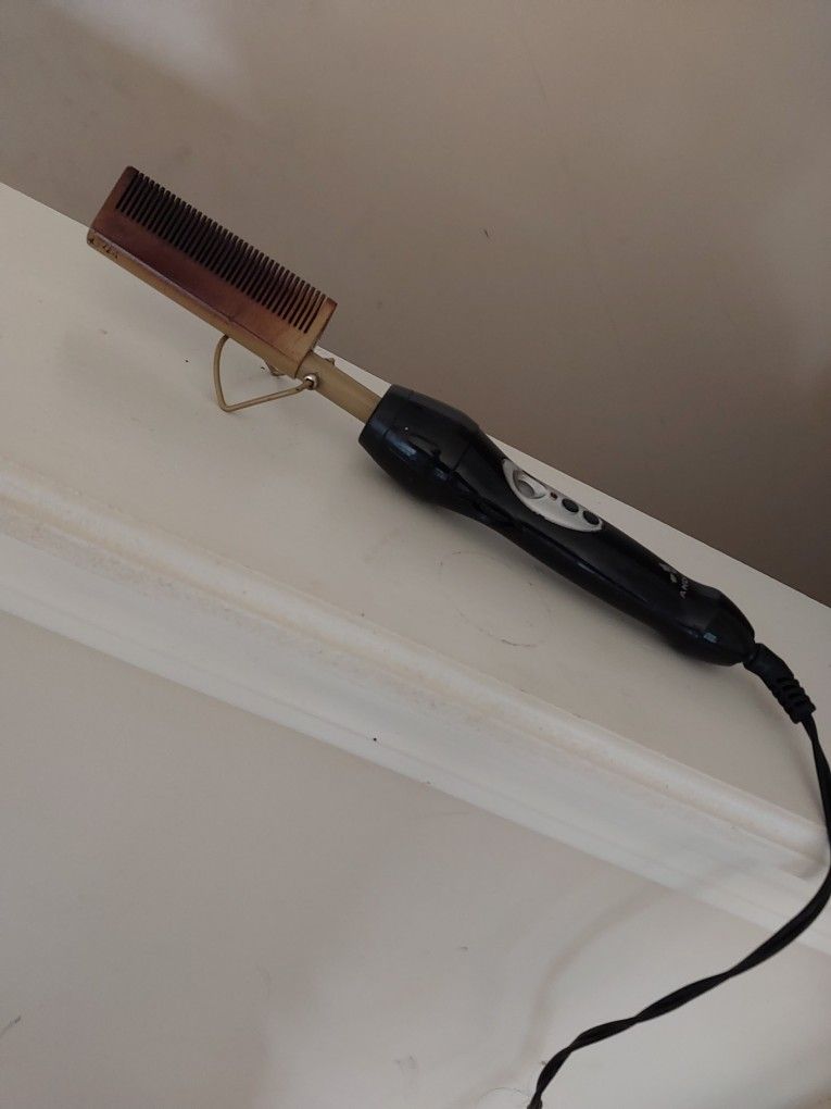 Andis Professional Hot Comb And Conair Triple Barrel Ceramic Curling Iron