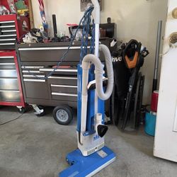 2 Comercial Vacuum Cleaner 