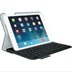 Logitech Keyboard Folio for IPad 2 (3rd and 4th Generation) New In Open Box, Full Size Keys