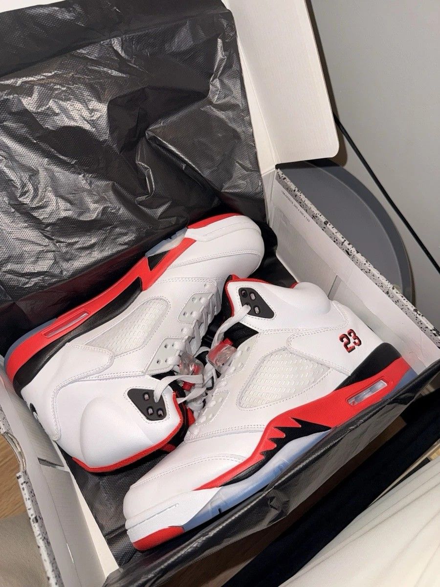 Jordan Retro 5 Fire Red Black Toe 2025
