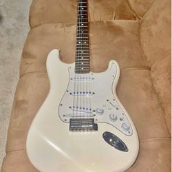 Fender Standard Roland Ready Stratocaster 1(contact info removed) - Arctic White