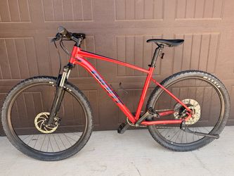 Giant Talon 2—Large—29”—MTB
