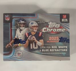 Topps Chrome NFL value box 2025