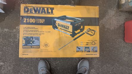 DeWalt 2100 PSI pressure washer