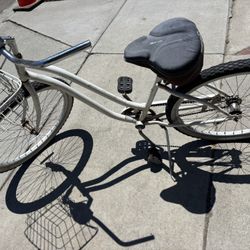 Beach cruiser with basket and cupholder and giant Cypress aluminum bike 21 speed