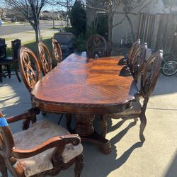 Elegant Wooden Dining Table Set