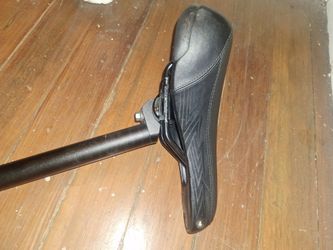 Throne seat and post