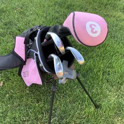 GOLF CLUBS FOR   YOUNG  GIRLS