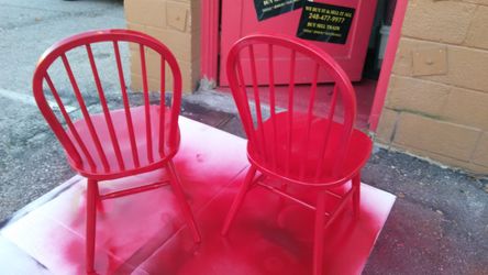 Set of 2 chairs.