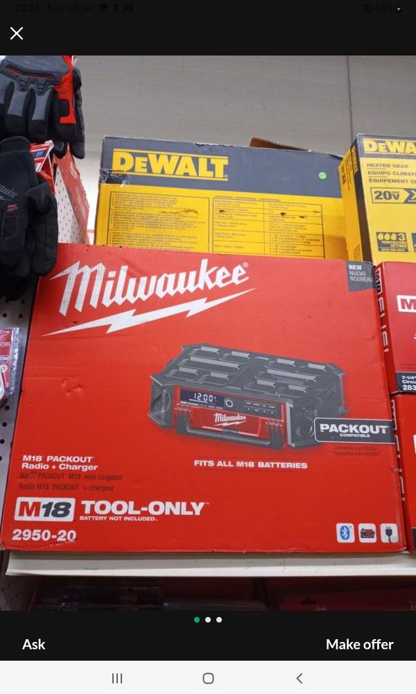 MILWAUKEE M18 PACKOUT RADIO +CHARGER TOOL ONLY