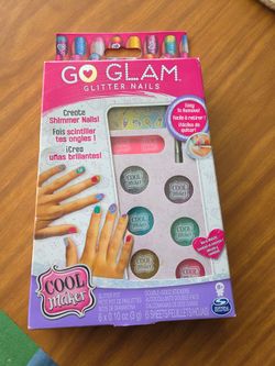 Glitter nail kit